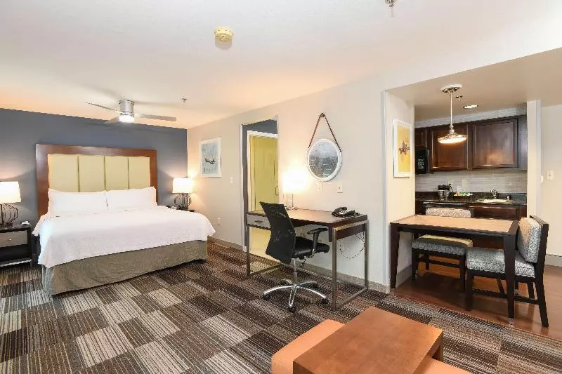 キングサイドベッドのスタンダードワンルーム, Homewood Suites Cincinnati Airport