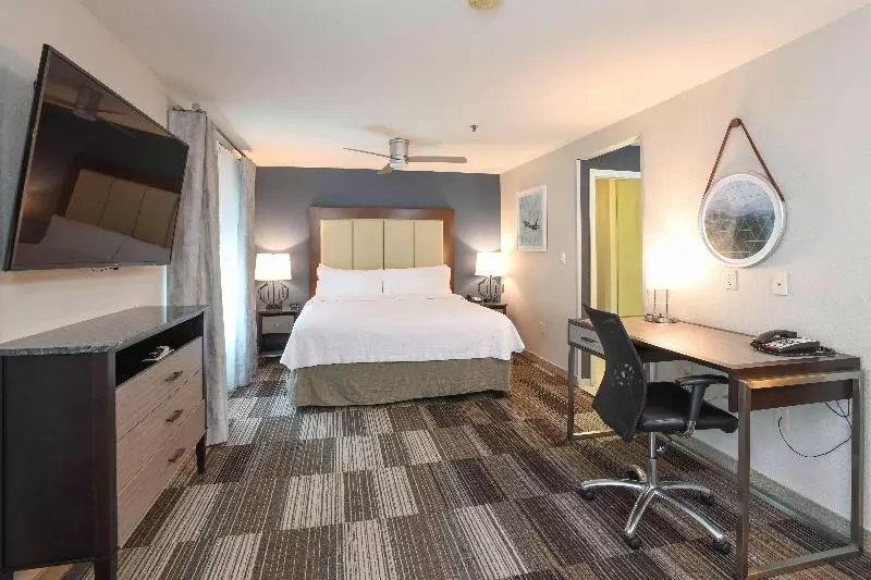 キングサイドベッドのスタンダードワンルーム, Homewood Suites Cincinnati Airport