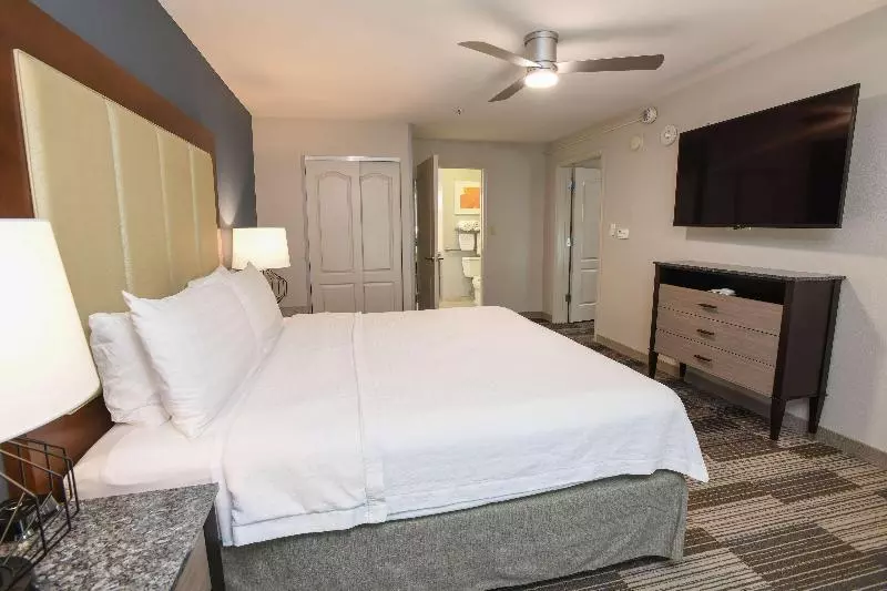 キングサイズベッドのスイートルーム, Homewood Suites Cincinnati Airport