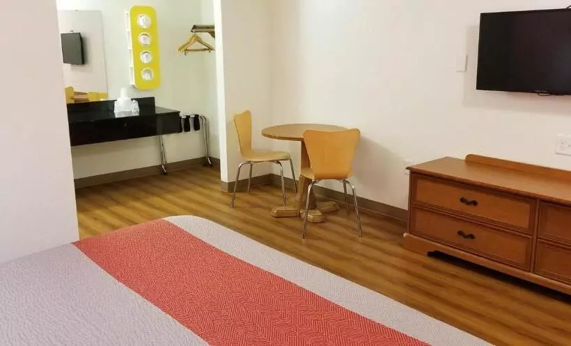 スイート, Fairbridge Inn Express North Lima