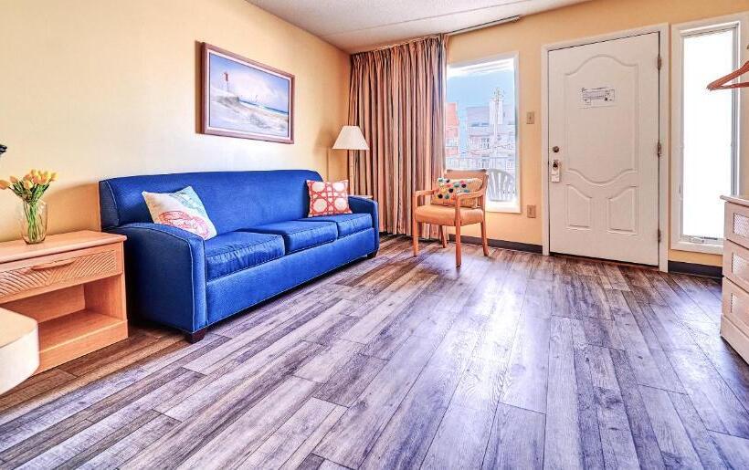 带海景的复工套房, Acacia Beachfront Resort