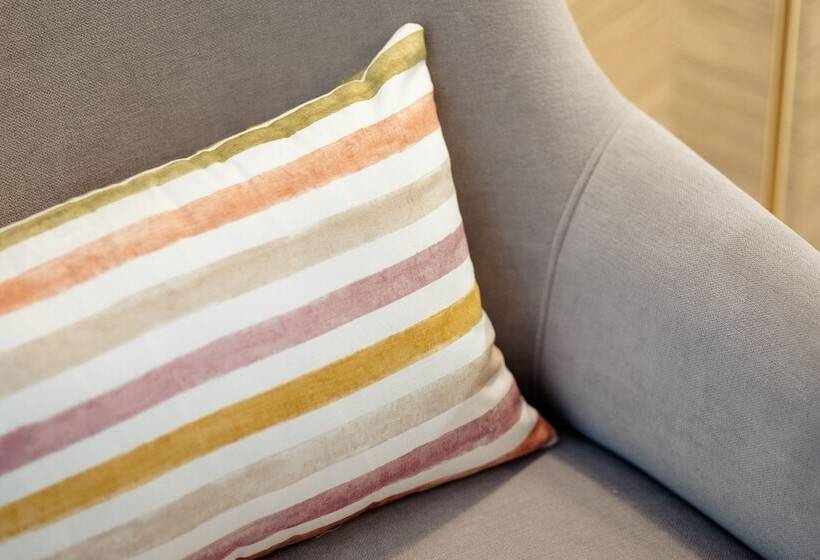 Standard-studio, Apartamentos Debambú