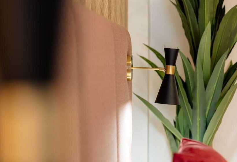 Standard-studio, Apartamentos Debambú