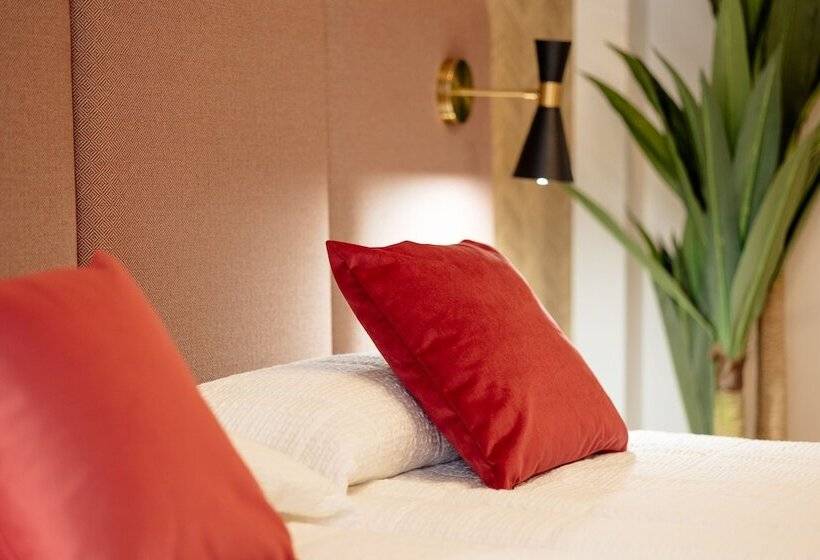 Standard-studio, Apartamentos Debambú