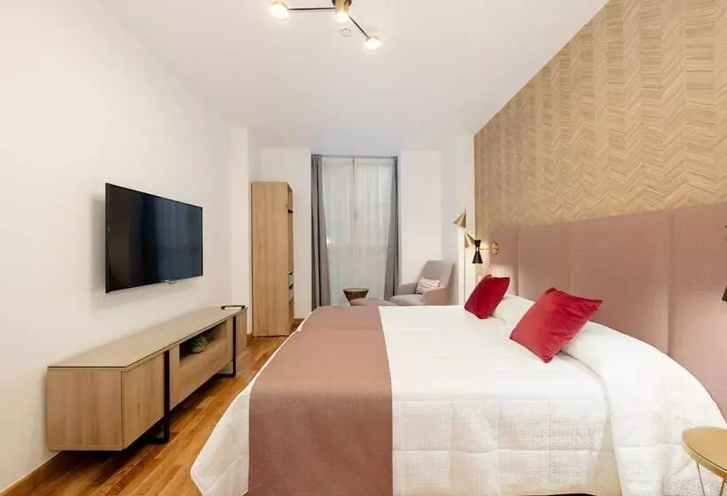 استودیوی استاندارد, Apartamentos Debambú