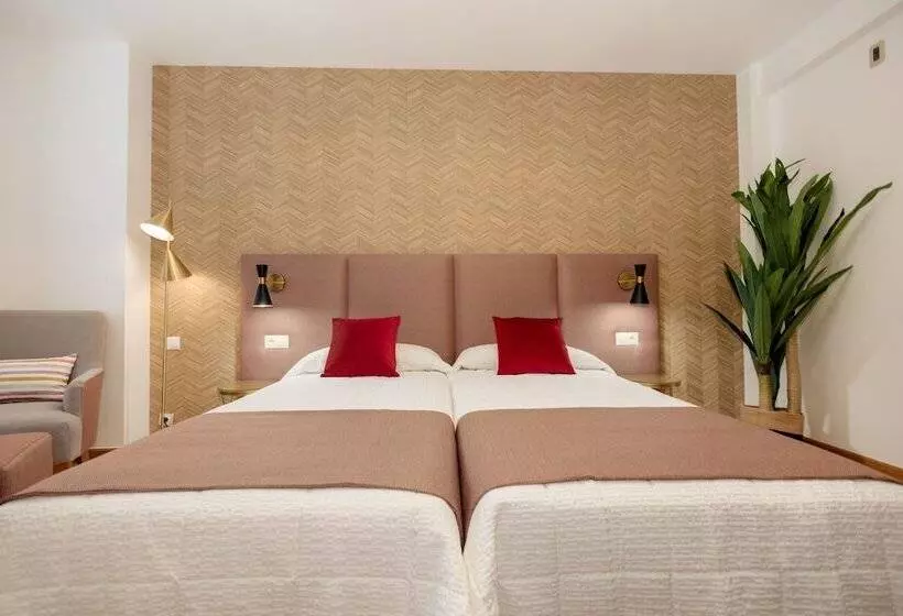 استودیوی استاندارد, Apartamentos Debambú