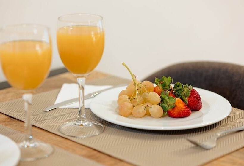 Standard-studio, Apartamentos Debambú