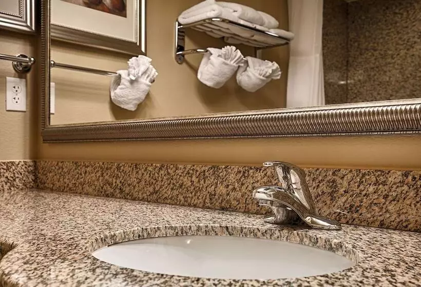 ２ダブルベッドのスタンダードルーム, Best Western Plus First Coast Inn And Suites