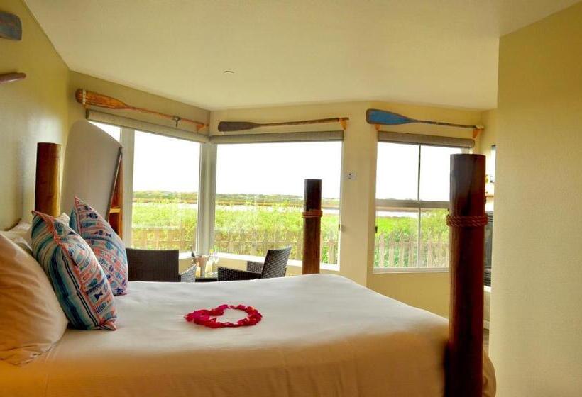 Deluxe room with river view, Captain's Inn At Moss Landing