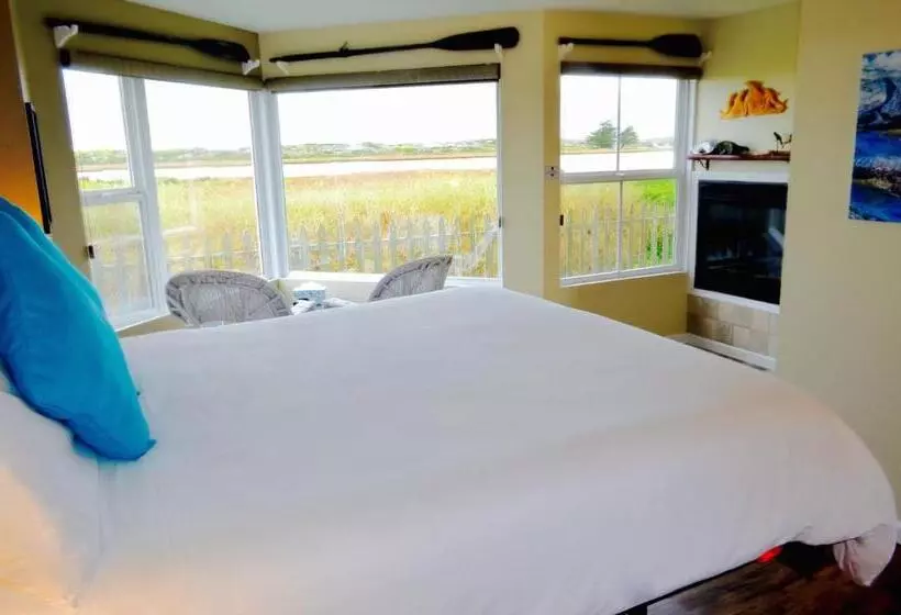 デラックスルーム, Captain's Inn At Moss Landing