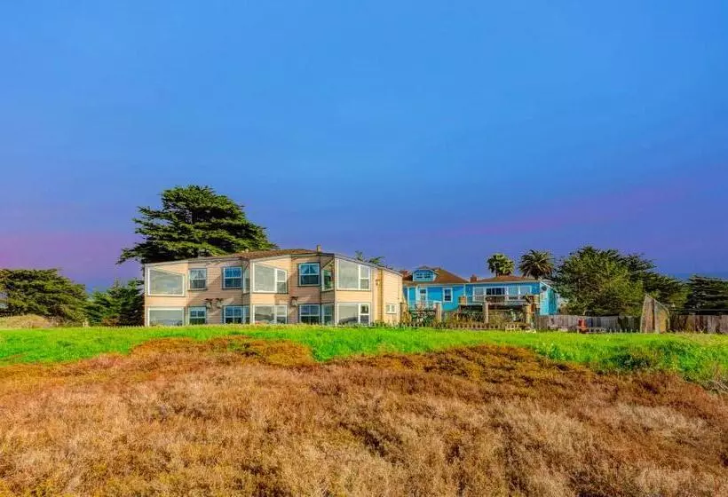 キングサイズベッドのスーペリアルーム, Captain's Inn At Moss Landing