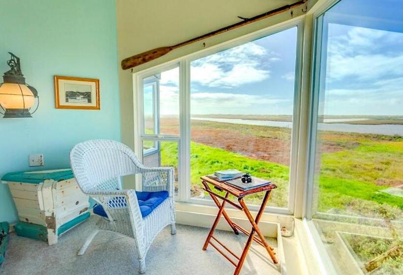 수피리어 룸, Captain's Inn At Moss Landing