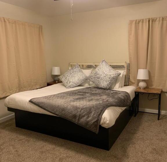 דירה בת חדר שינה 1 עם מרפסת, Captain's Inn At Moss Landing