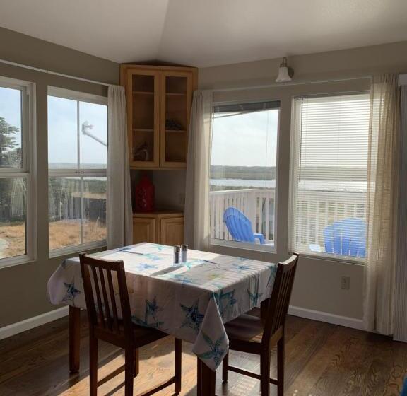 דירה בת חדר שינה 1 עם מרפסת, Captain's Inn At Moss Landing