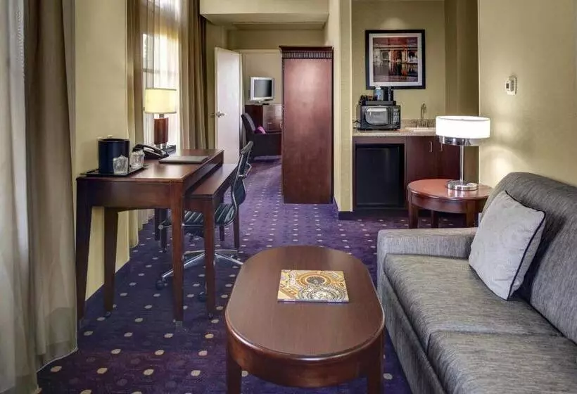 スイート, Courtyard Kansas City Country Club Plaza