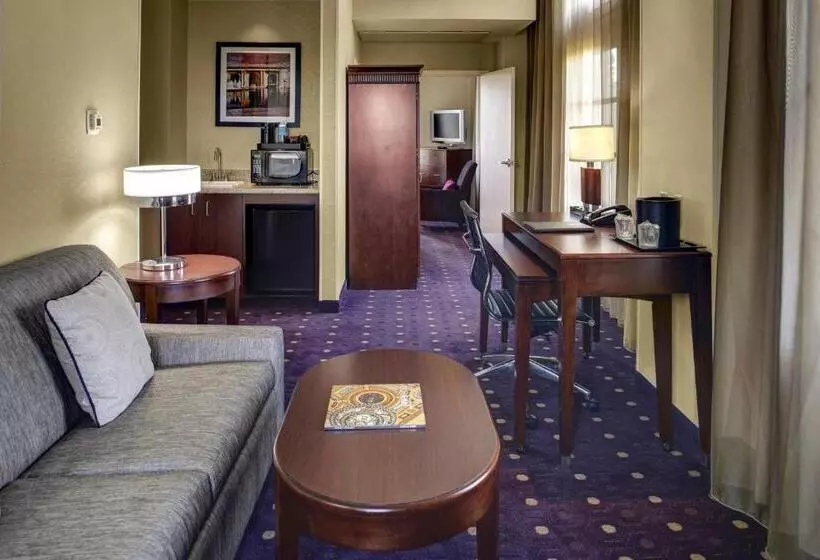 スイート, Courtyard Kansas City Country Club Plaza