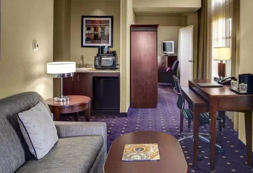 スイート, Courtyard Kansas City Country Club Plaza