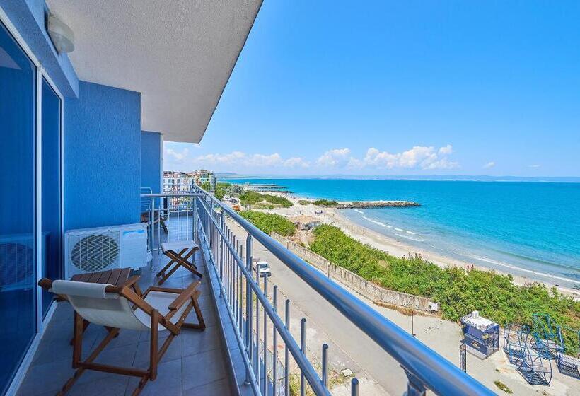 סוויטת ג'וניור נוף לים, Family Hotel Regata