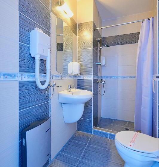 סוויטה משפחתית, Family Hotel Regata