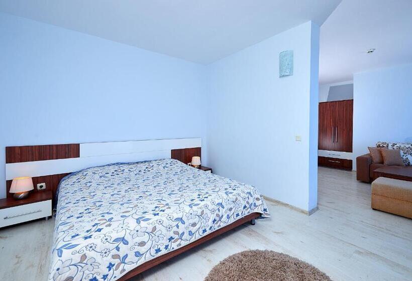 סוויטה משפחתית, Family Hotel Regata