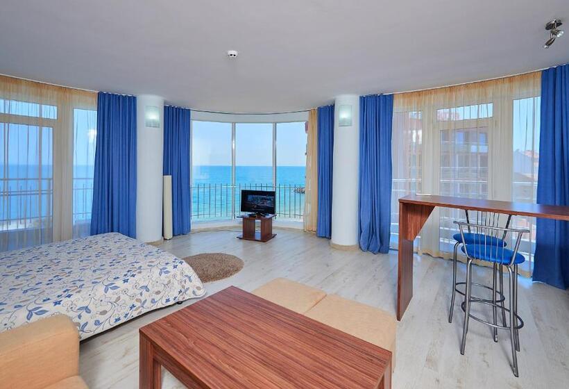 סוויטה משפחתית, Family Hotel Regata