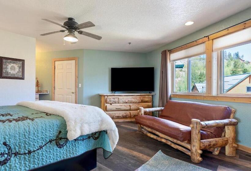 غرفة دور أخير, Gateway Inn