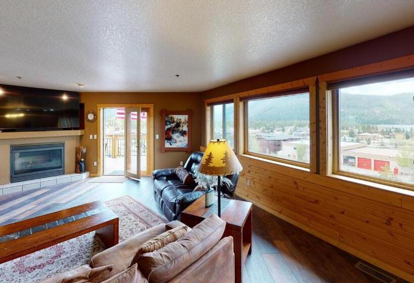 غرفة دور أخير, Gateway Inn