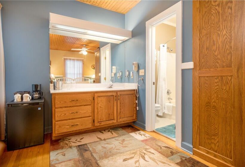 غرفة قياسية, Highland Lake Inn & Resort  Flat Rock