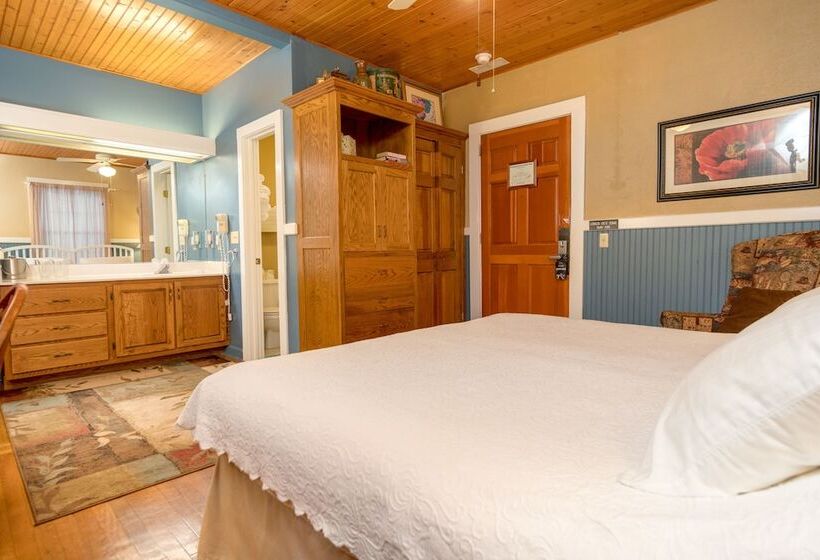 غرفة قياسية, Highland Lake Inn & Resort  Flat Rock