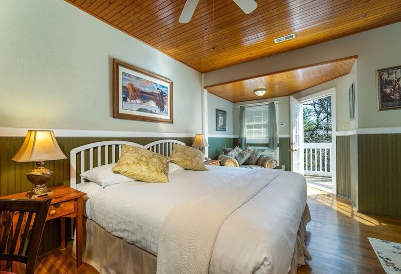 Номер Стандарт, Highland Lake Inn & Resort  Flat Rock