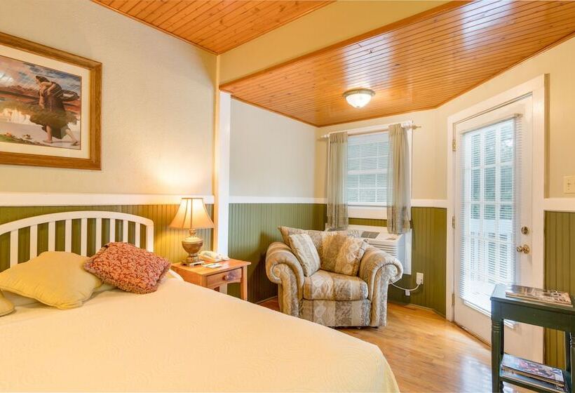 غرفة قياسية, Highland Lake Inn & Resort  Flat Rock