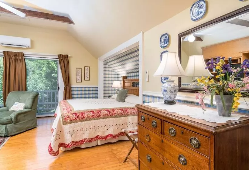 スイート, Highland Lake Inn & Resort Flat Rock
