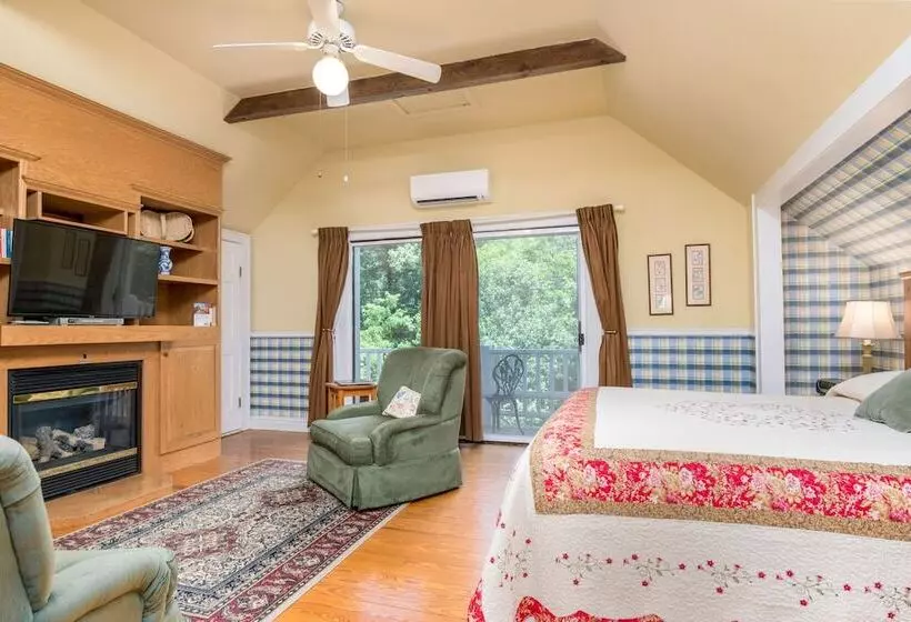 スイート, Highland Lake Inn & Resort Flat Rock
