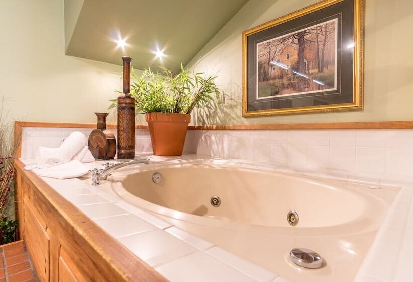 جناح, Highland Lake Inn & Resort  Flat Rock