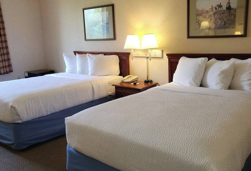 2ダブルベッドのスタンダードルーム, Magnuson Hotel West Liberty