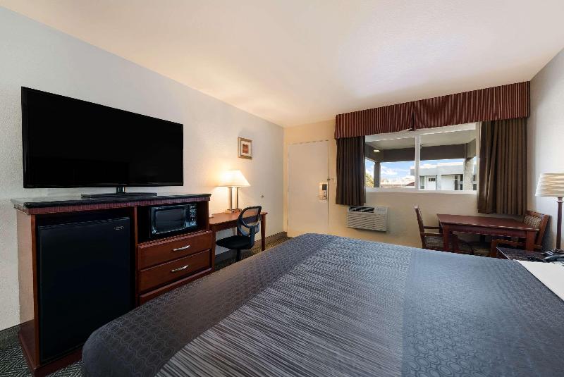 סוויטה, Montes