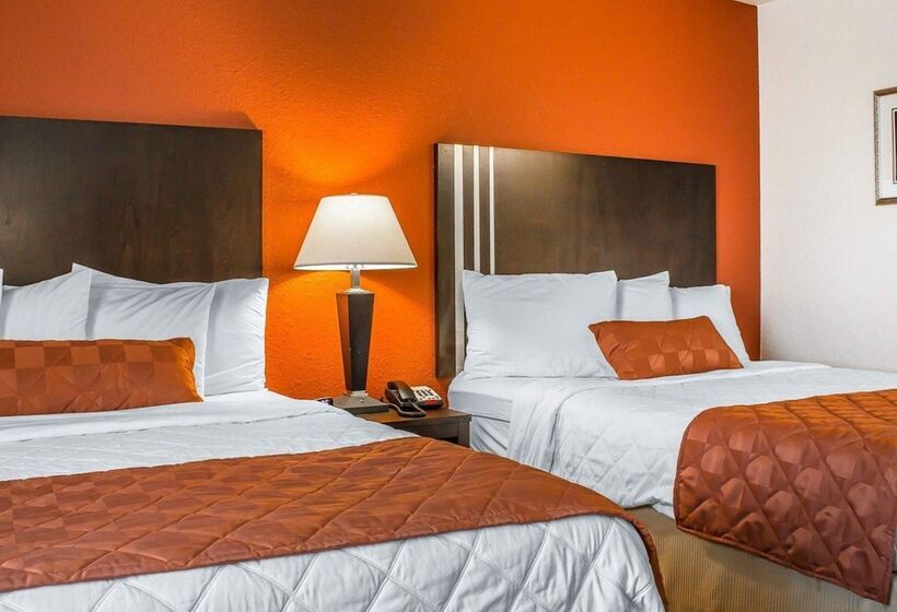 Номер Стандарт 2 Двуспальные Кровати, Rodeway Inn Milford