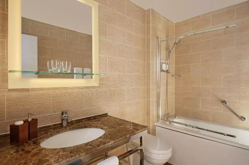 اتاق اجرایی با تخت بزرگ, St. Ermin S Hotel, Autograph Collection