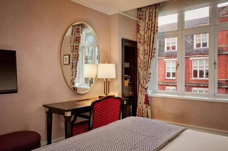 اتاق اجرایی با تخت بزرگ, St. Ermin S Hotel, Autograph Collection