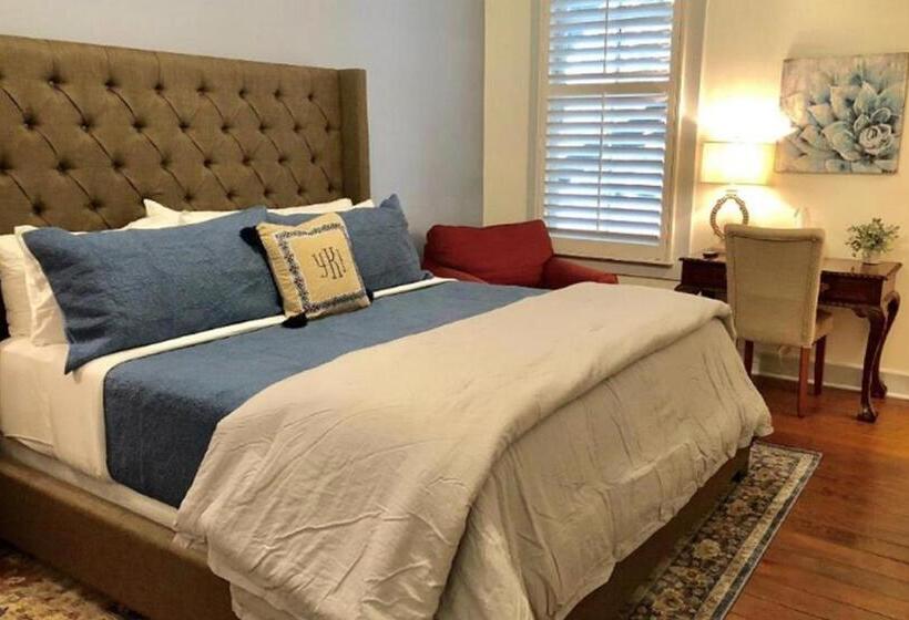 غرفة سوبيريور ثلاثية, The Kendall