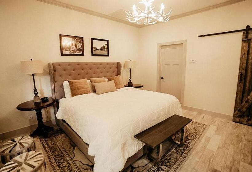 غرفة ديلوكس سرير كينج, The Kendall