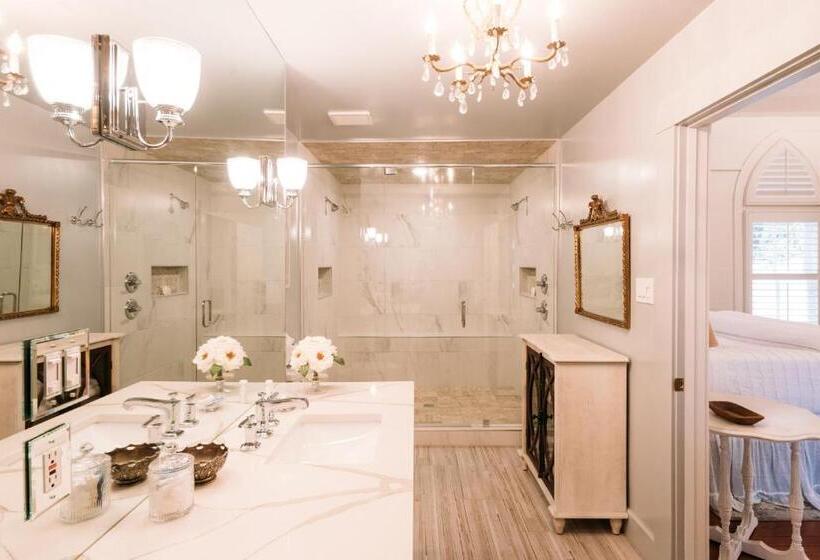 جناح سوبيريور, The Kendall