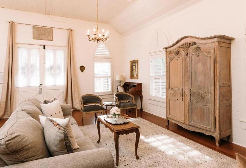 جناح سوبيريور, The Kendall