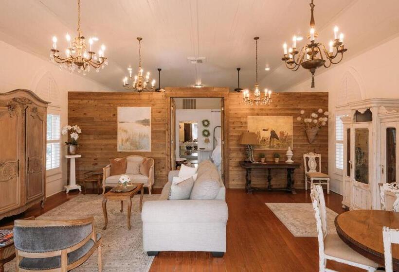 جناح سوبيريور, The Kendall