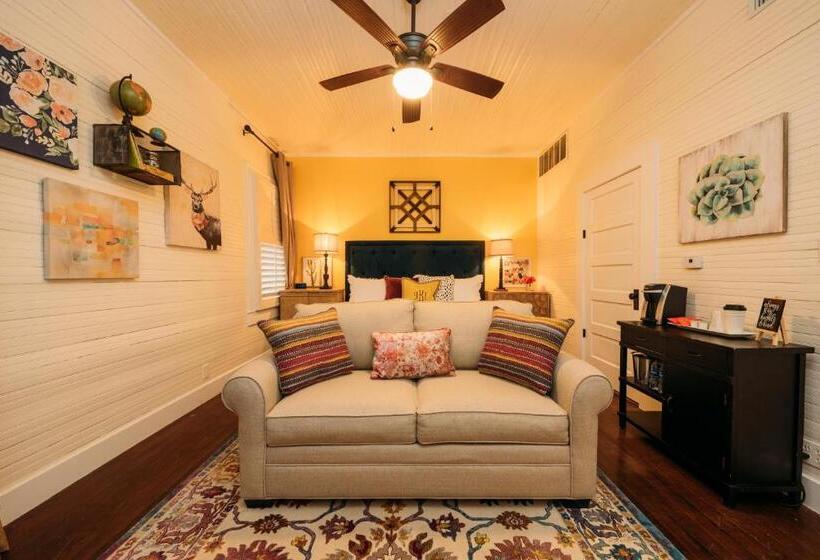 غرفة قياسية ثلاثية, The Kendall