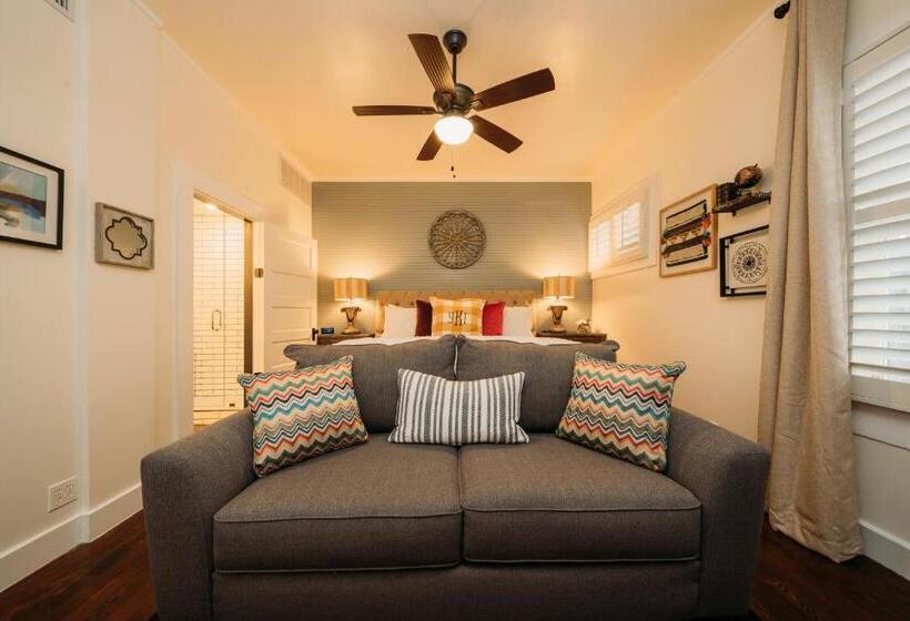 غرفة قياسية ثلاثية, The Kendall