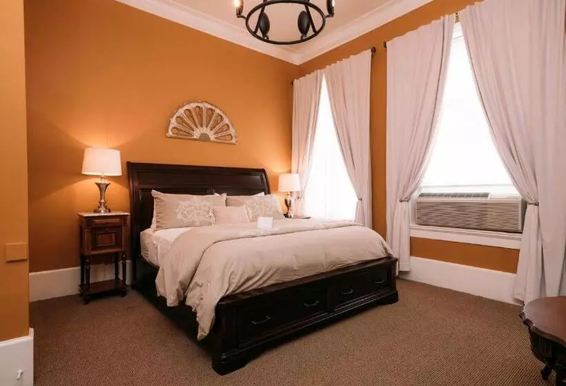 Sviitti Parveke, The Kendall