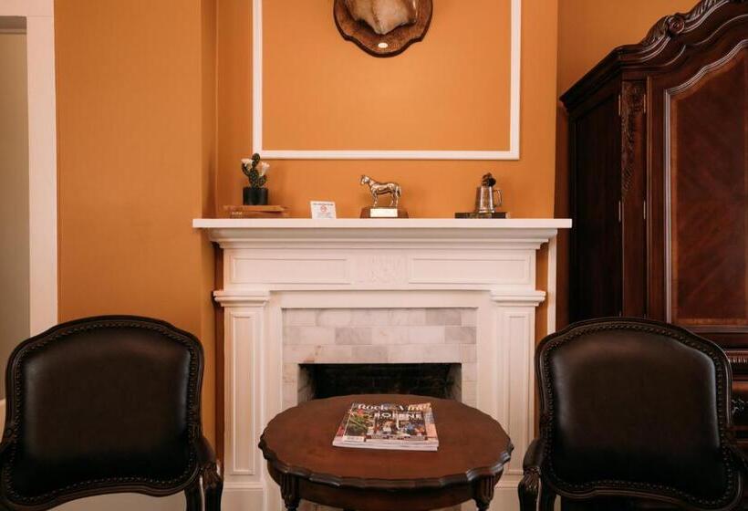 جناح مزوَّد بشرفة, The Kendall