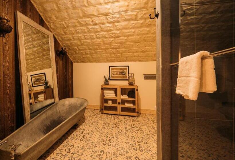 غرفة ديلوكس رباعية, The Kendall