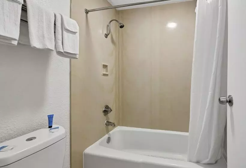 デラックスルーム, Rodeway Inn